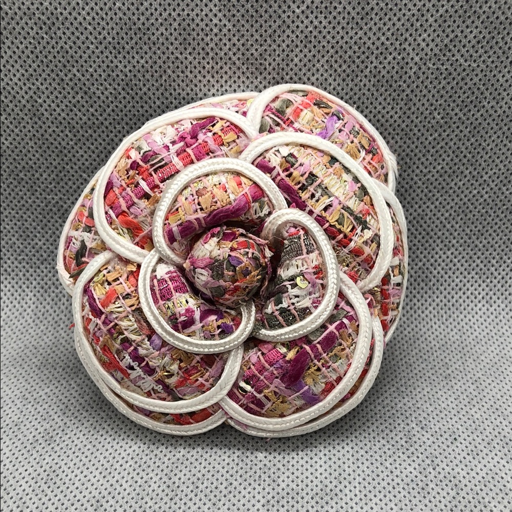 Brooch rose